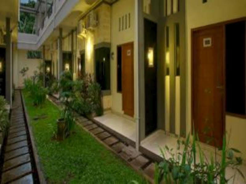 Super Oyo 91495 Hotel Indah Residence Denpasar  Exterior photo