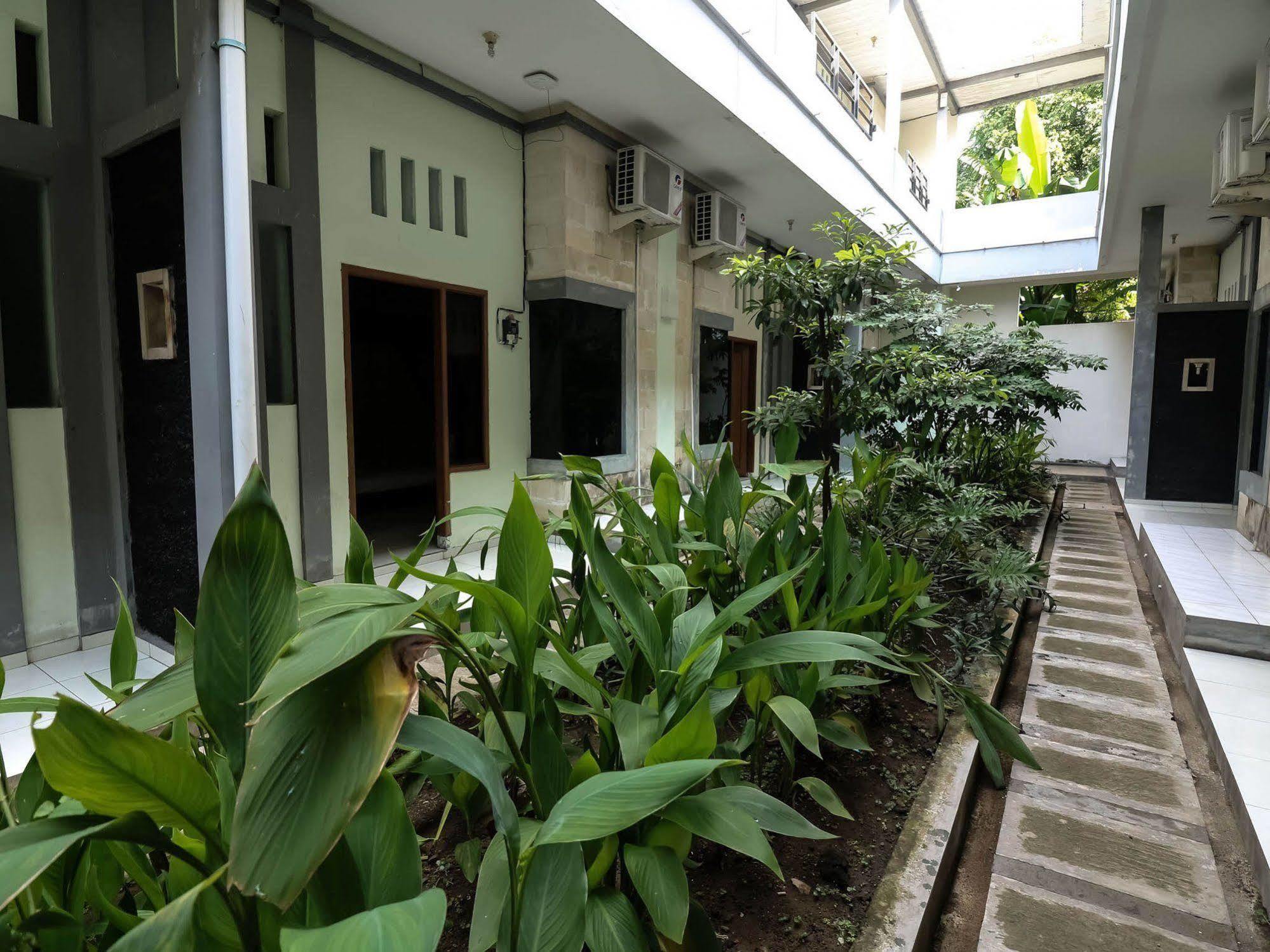 Super Oyo 91495 Hotel Indah Residence Denpasar  Exterior photo